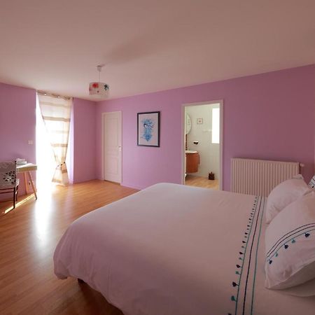 Gite La Loge Des Fees Latillé 外观 照片