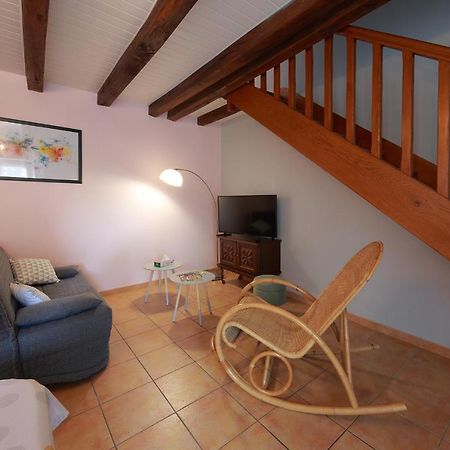 Gite La Loge Des Fees Latillé 外观 照片