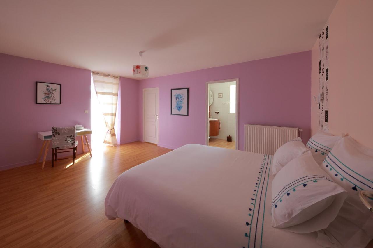 Gite La Loge Des Fees Latillé 外观 照片
