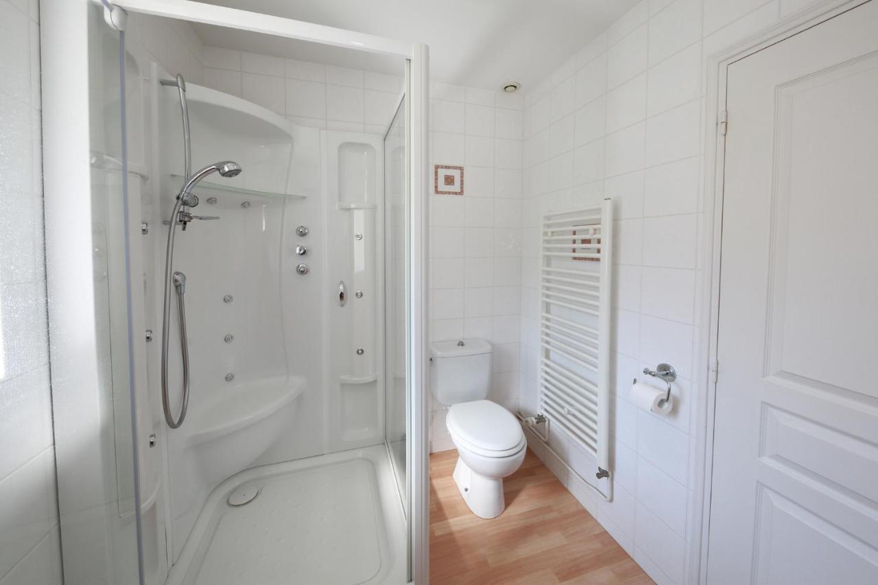 Gite La Loge Des Fees Latillé 外观 照片